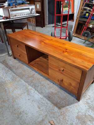TV ENTAINMENT CABINET