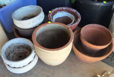GARDEN POTS