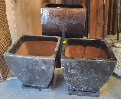 GARDEN POTS
