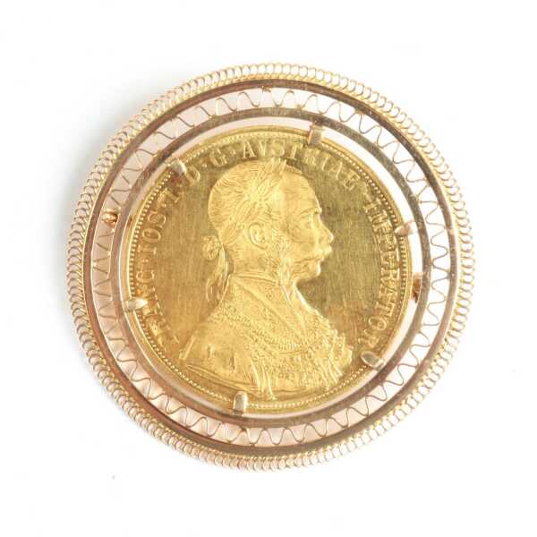 GOLD BROOCH