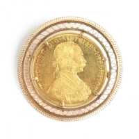GOLD BROOCH