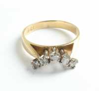 DIAMOND RING