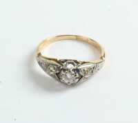 DIAMOND RING
