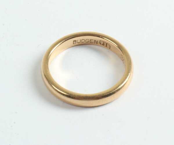 GOLD RING