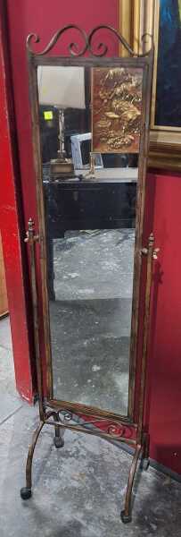 DRESSING MIRROR