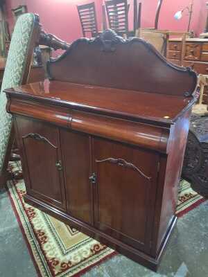 Chiffonier