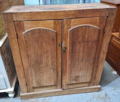 Dresser Base