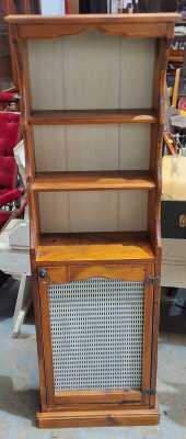 Petite Cabinet