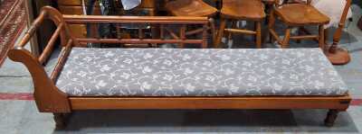 Chaise Lounge