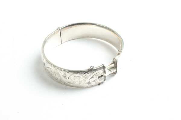SILVER BANGLE