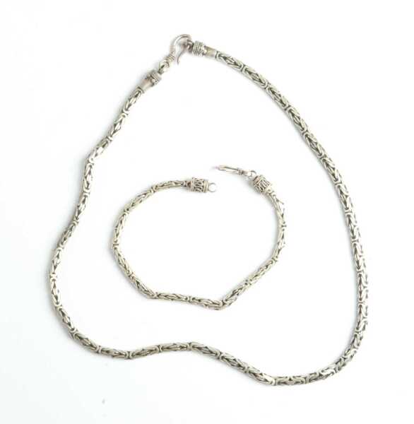 SILVER NECKLACE SET