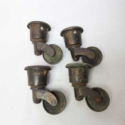 TABLE CASTORS