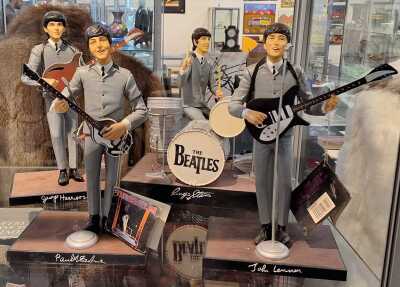 Beatles Figures