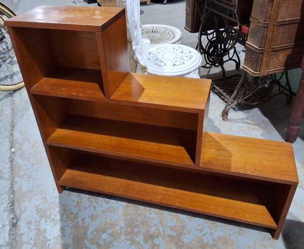 MID-CENTURY BOOKSHELF