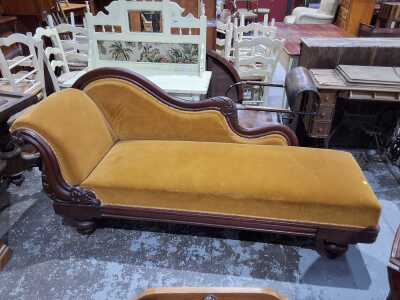 Chaise Lounge