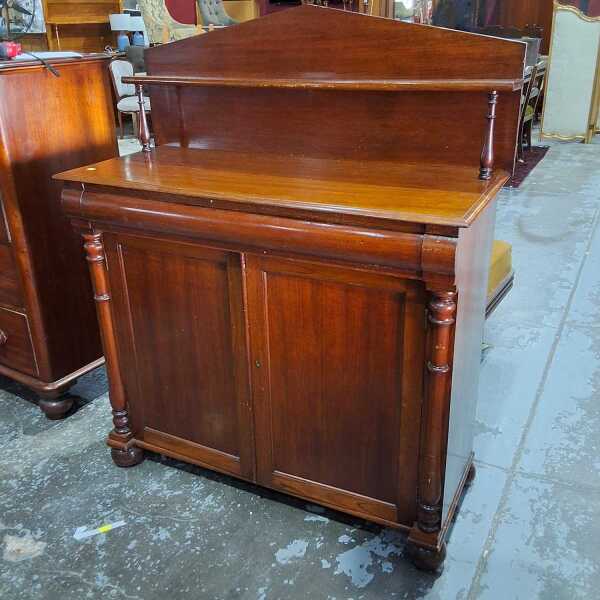 CHIFFONIER