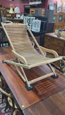 SUN LOUNGER