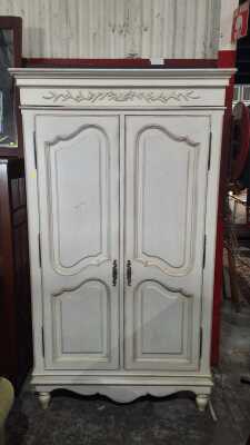 LINEN CUPBOARD