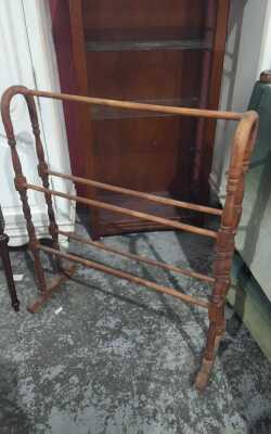 TOWEL RAIL
