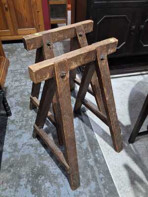 TRESTLE LEGS