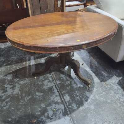 Salon Table