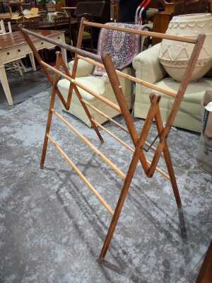 CLOTHES AIRER