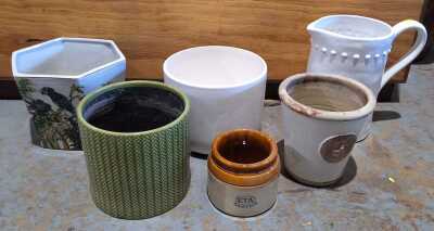 CERAMIC JARS & POTS