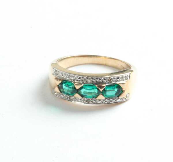 GOLD RING