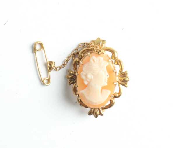 GOLD BROOCH