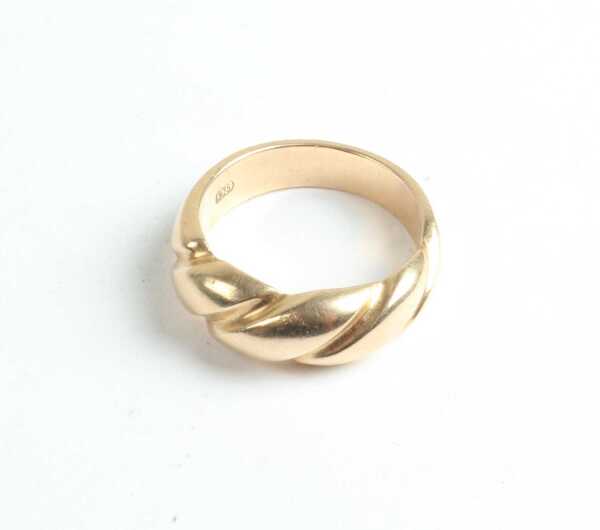 GOLD RING