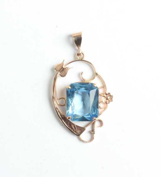 GOLD PENDANT