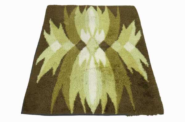 SHAG PILE RUG