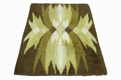 9 · SHAG PILE RUG