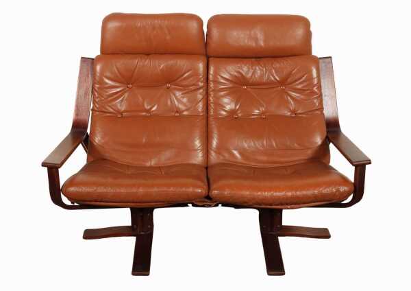 LEATHER LOUNGE