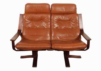 Leather Lounge