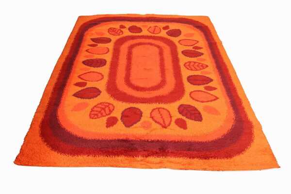SHAG PILE RUG