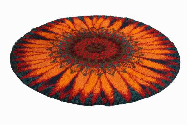 SHAG PILE RUG