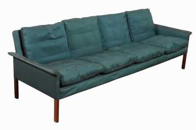 102 · 500/4 LOUNGE