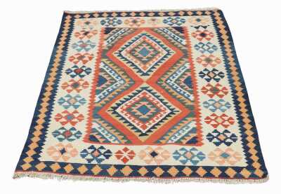 135 · KILIM RUG