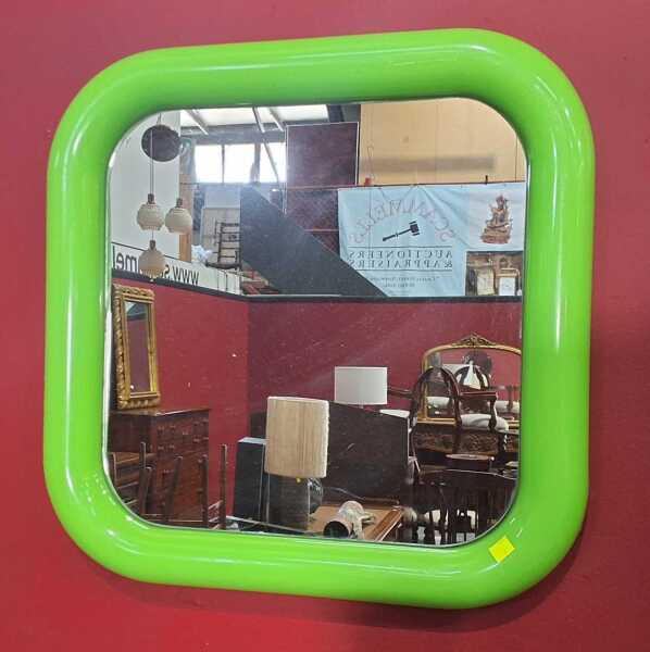 RETRO MIRROR