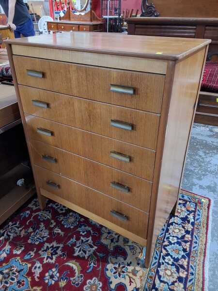 CHEST OF DRAWERS