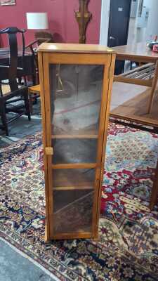 10 · DISPLAY CABINET