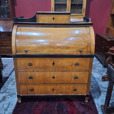 38 · CYLINDER TOP DESK