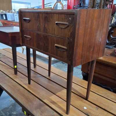 41 · BEDSIDE DRAWERS