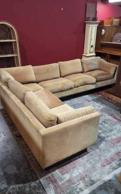 125 · CORNER COUCH