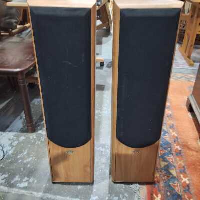 130 · STEREO SPEAKERS