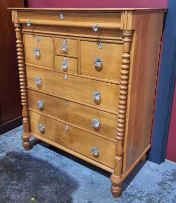 143 · CHEST OF DRAWERS