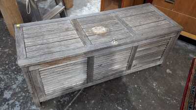 Outdoor Trunk