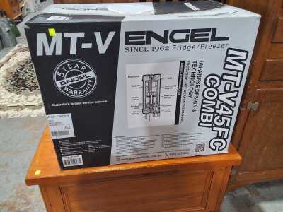 245 · PORTABLE FRIDGE / FREEZER