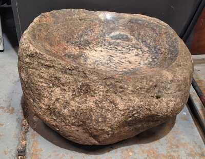 469 · SCULPTURAL BOWL